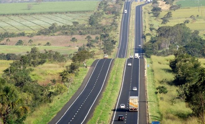 Transporte rodoviário chega a 45% de queda no volume de cargas e impacto financeiro já é sentido